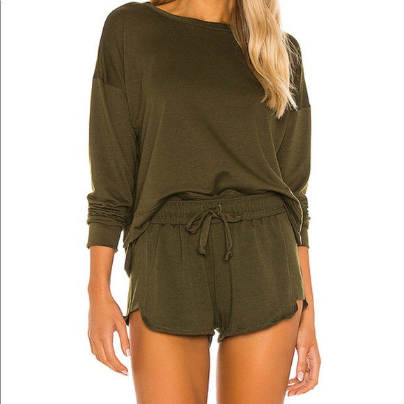 Onzie Sweaters - NEW Onzie olive high low sweatshirt S/M